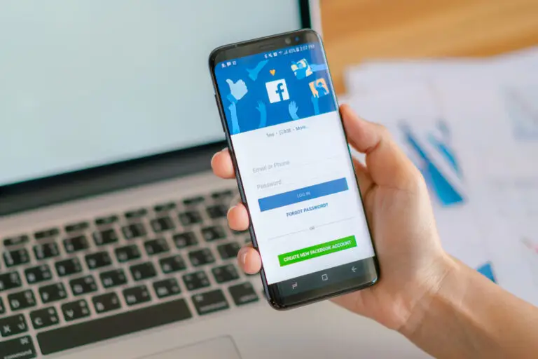 Facebook Login on Mobile Phone